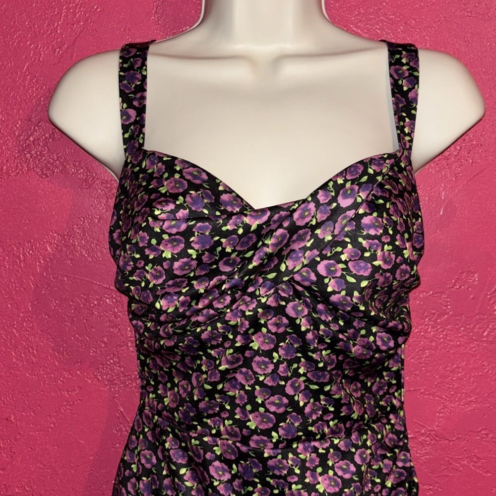 Bettie Paige by Tatyana retro style floral wiggle dress. Sz small.